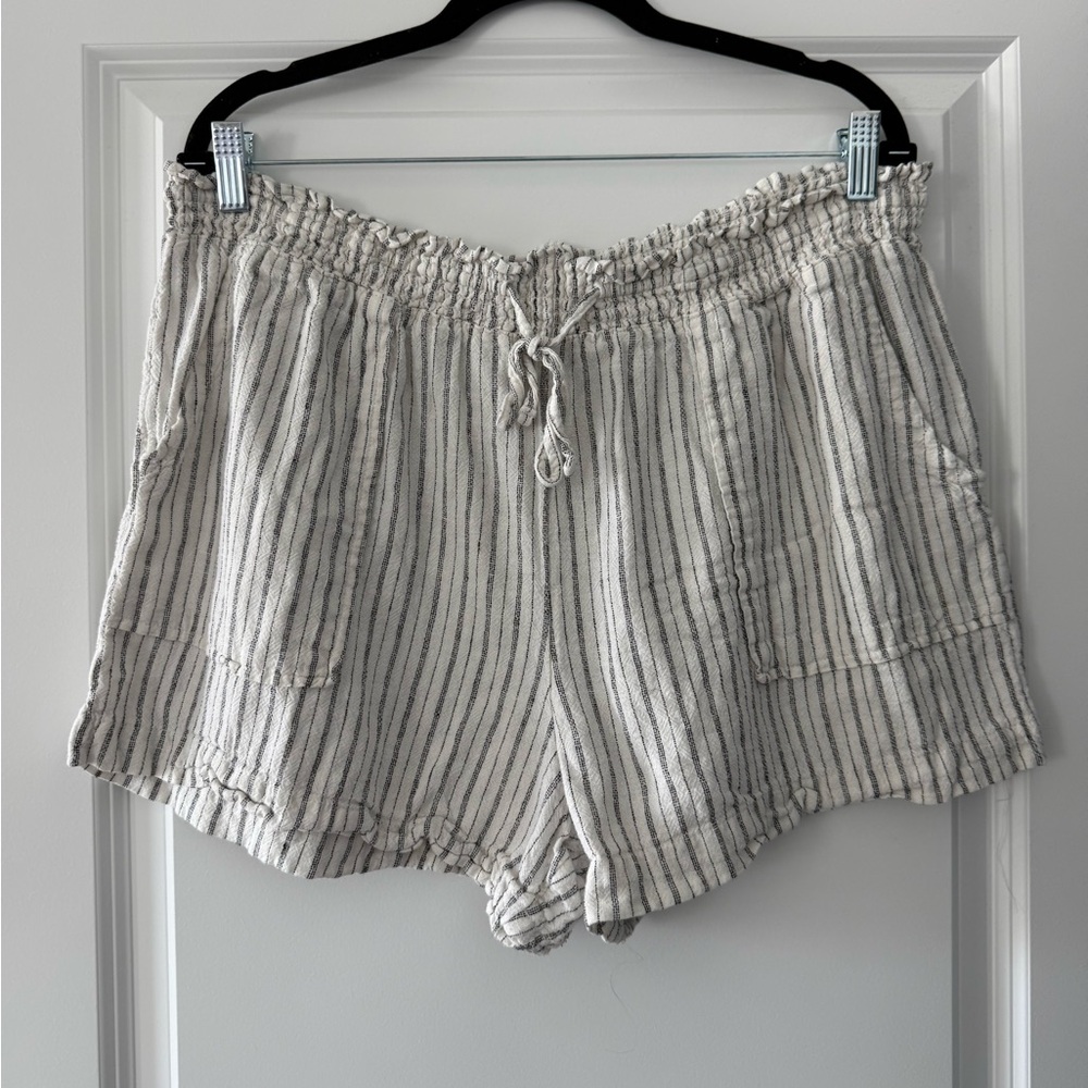Time and Tru High Waist Striped Shorts - Black and White
